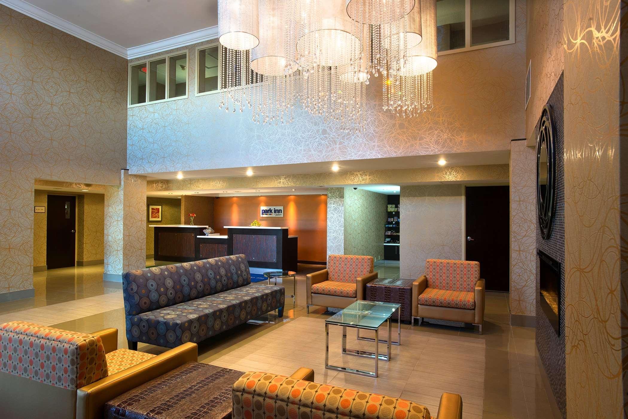 Park Inn By Radisson Toronto-Маркем Экстерьер фото