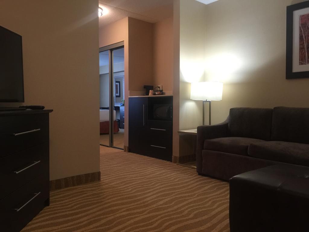 Park Inn By Radisson Toronto-Маркем Экстерьер фото