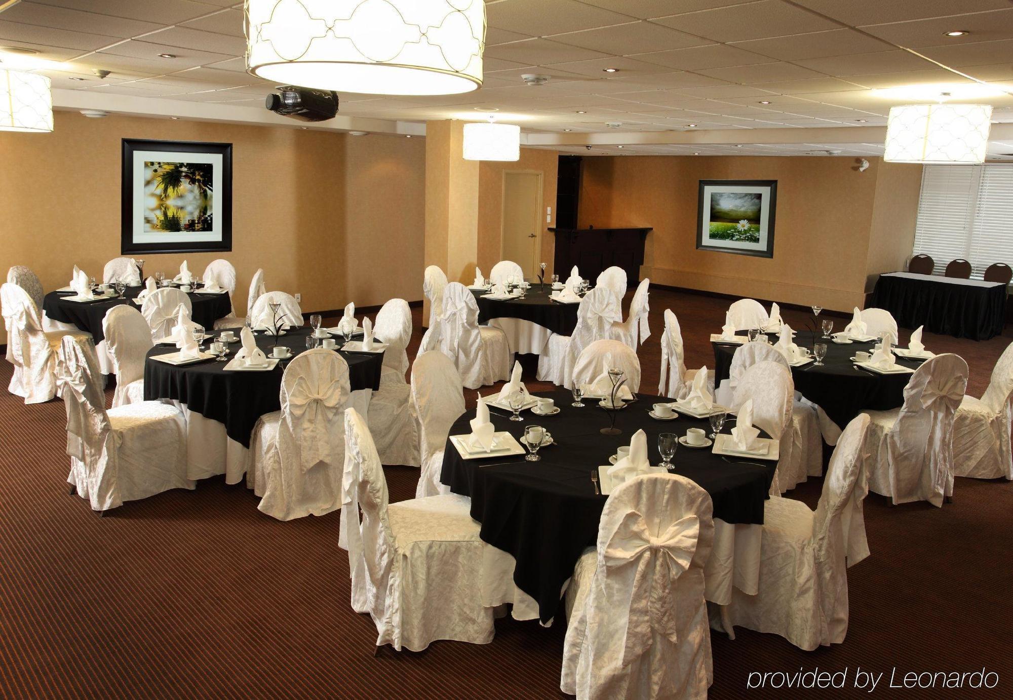 Park Inn By Radisson Toronto-Маркем Экстерьер фото