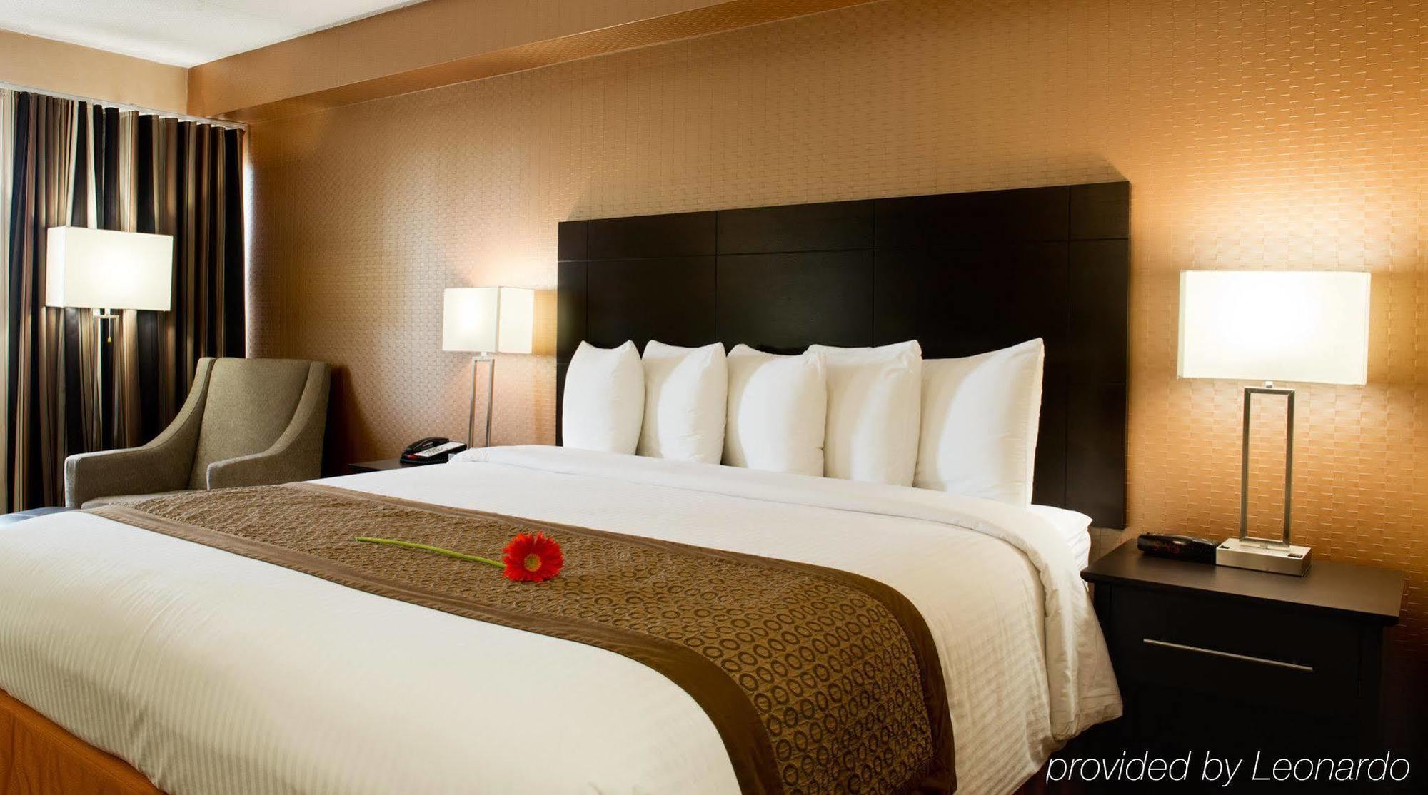 Park Inn By Radisson Toronto-Маркем Экстерьер фото